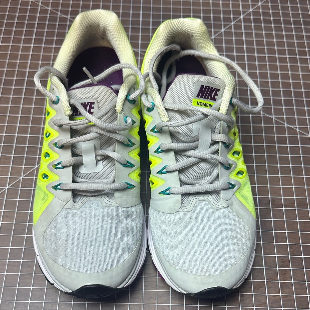 Nike Vomero Sneakers - Gray and Neon Yellow